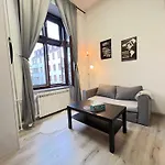 C4 Tomkova 142 Centrum Hk *