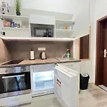 C4 Tomkova 142 Centrum Hk * Χράντεκ Κράλοβε