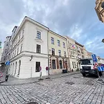 Apartman C4 Tomkova 142 Centrum Hk Hradec Králové