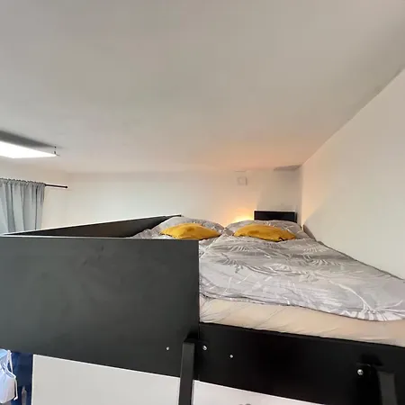 C4 Tomkova 142 Centrum Hk *
