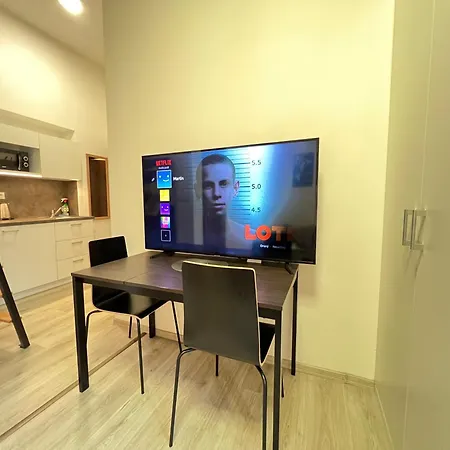 C4 Tomkova 142 Centrum Hk Apartman