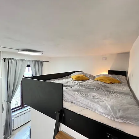 Apartament C4 Tomkova 142 Centrum Hk *