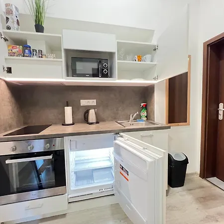C4 Tomkova 142 Centrum Hk * Hradec Králové