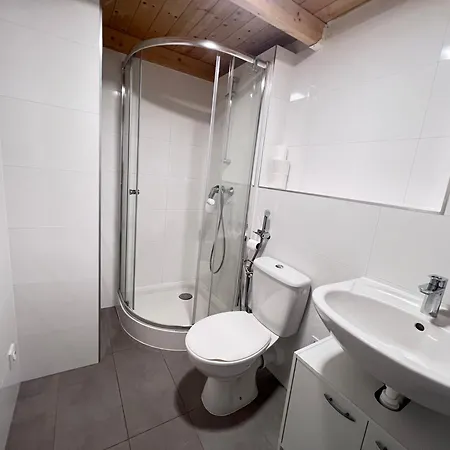 Apartament C4 Tomkova 142 Centrum Hk